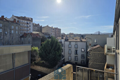 Appartement 3 pièces avec balcon, cave et stationnement – 3 pièces – 2 chambres – 61.5 m²