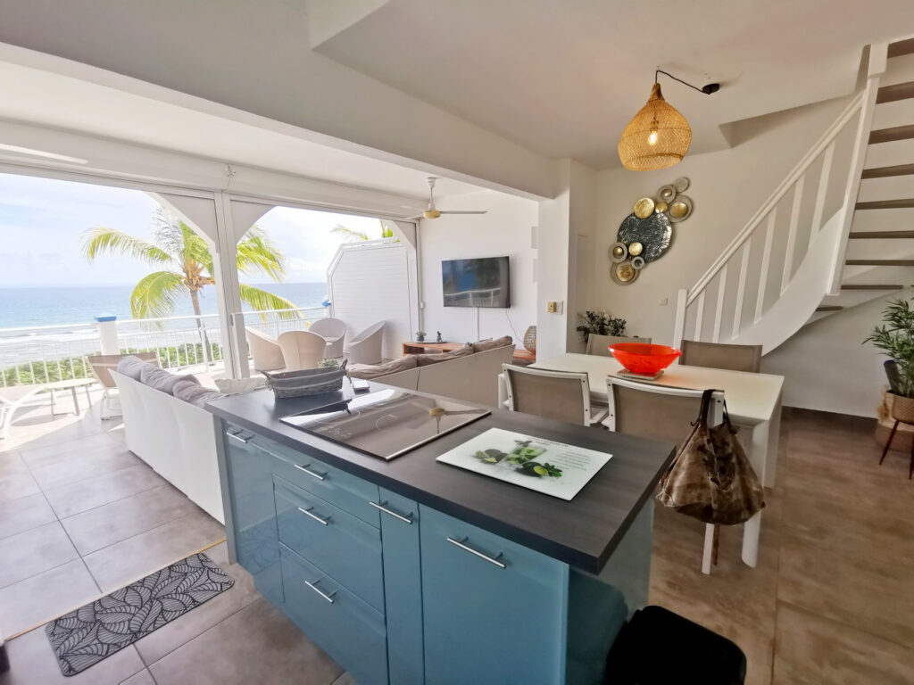 Superbe DUPLEX – Vue Mer panoramique et accès plage de sable – 3 pièces – 2 chambres – 64.4 m²