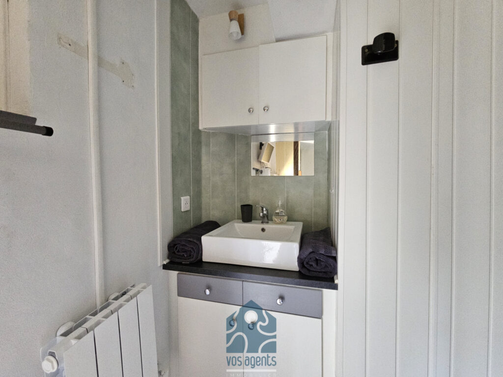 Studio en duplex avec balcon – 1 pièce – NR chambres – 15 m²