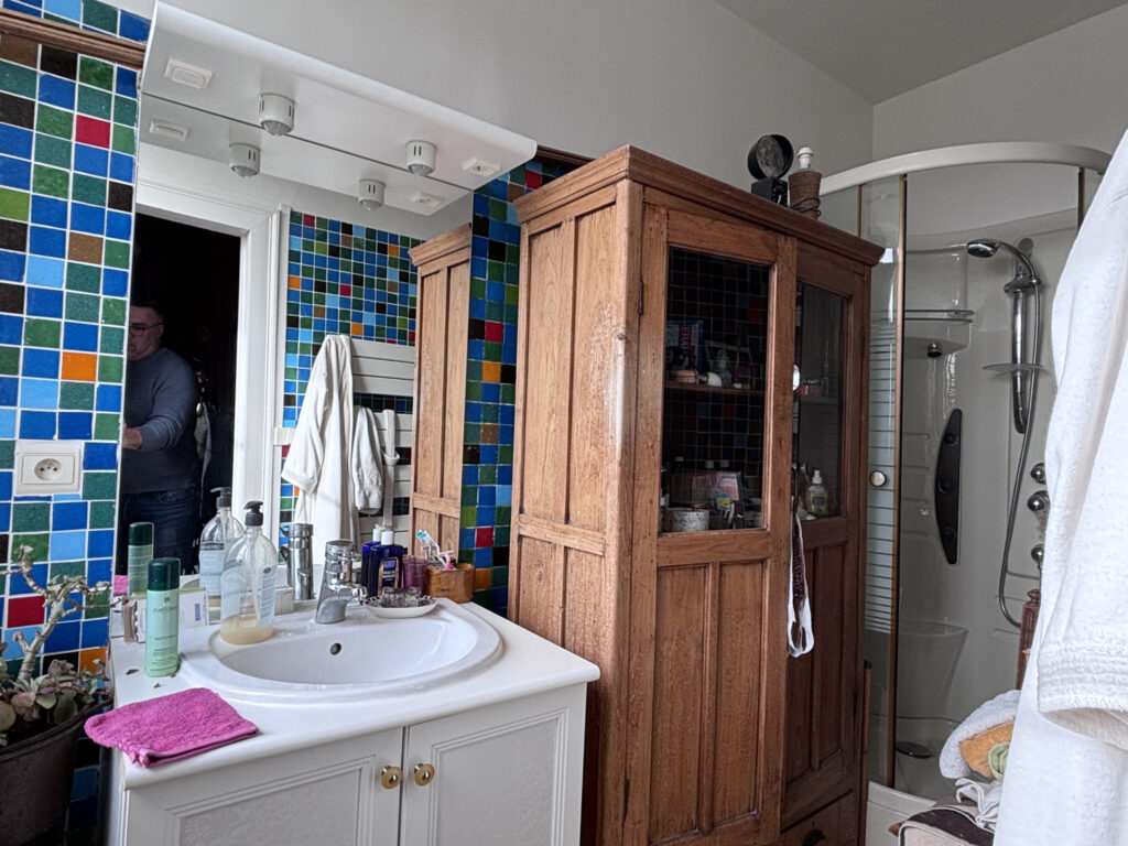 À découvrir aux portes de Vimoutiers   Propriété de caractèr – 6 pièces – 3 chambres – 103 m²