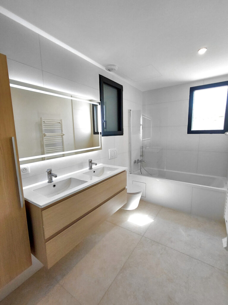 Belles prestations contemporaines. – 4 pièces – 3 chambres – 126 m²
