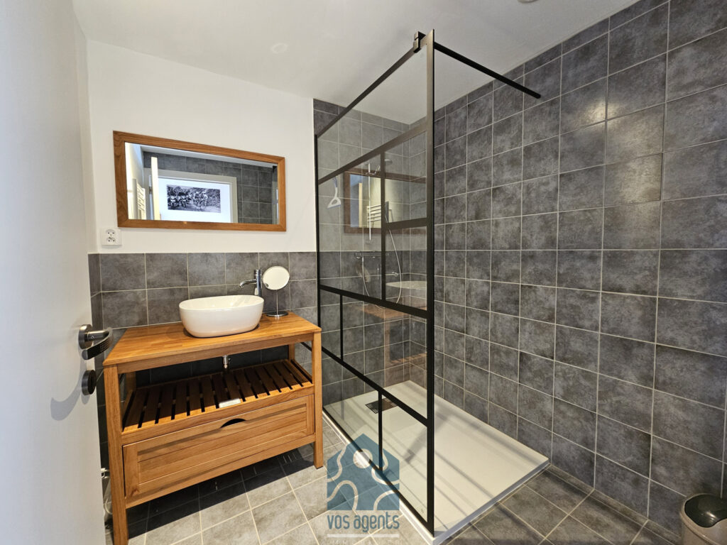 Propriété 10 pièces avec terrain, piscine et annexes – 10 pièces – 8 chambres – 316 m²