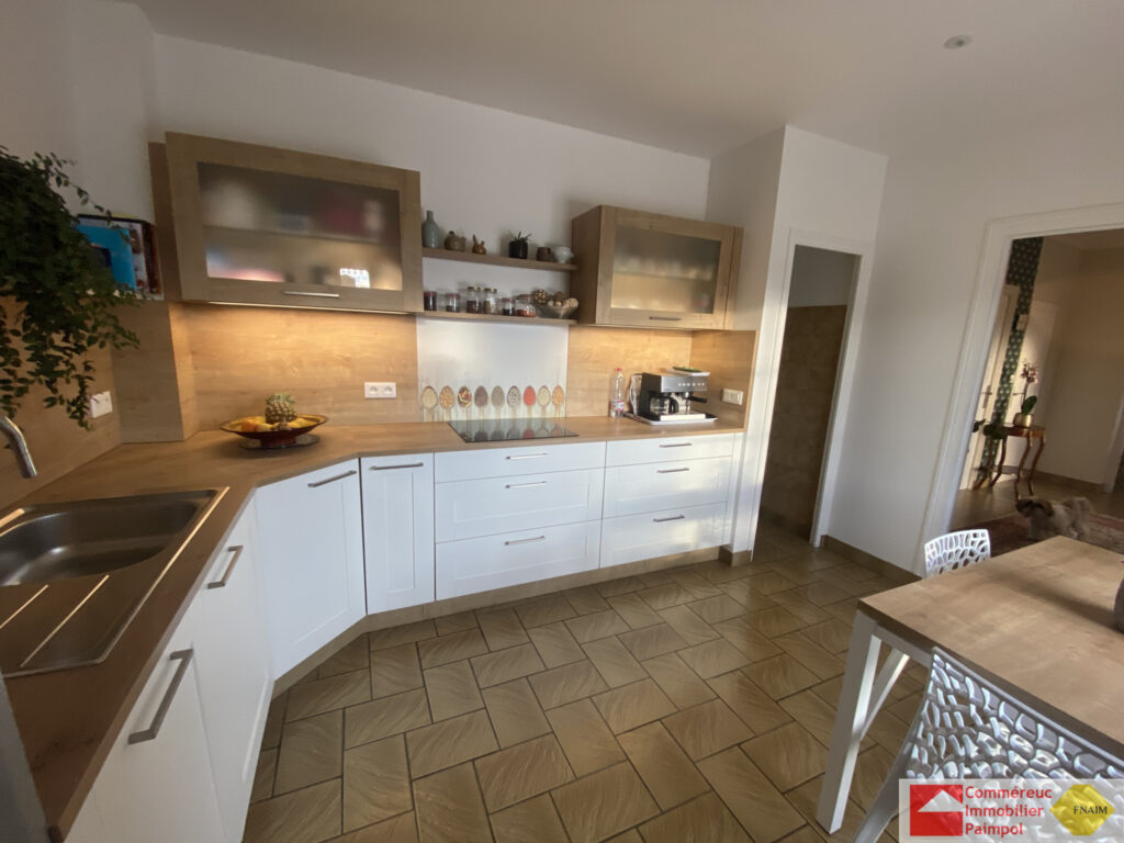 Vue sur mer, belle néo-bretonne rénovée, 200m2, 8 pièces, te – 8 pièces – 5 chambres – 223.85 m²