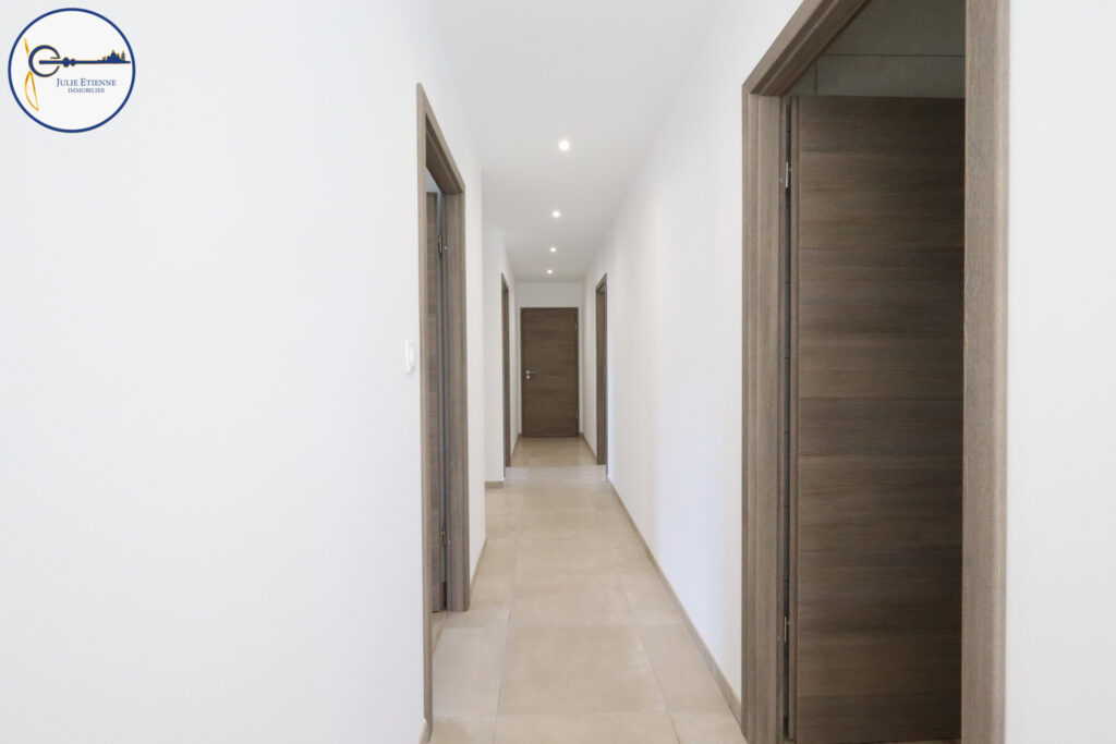 Maison de plain-pied UXEGNEY  5 pièces 118m2 – 5 pièces – 3 chambres – 118 m²
