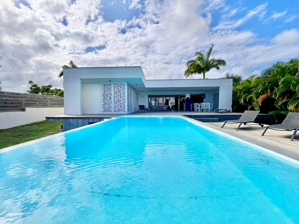 Villa de luxe VUE MER St François – 5 pièces – 3 chambres – 155 m²