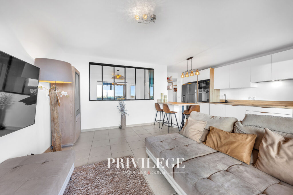 Saint-Laurent-du-Var   Les Plateaux Fleuris : Appartement 4  – 4 pièces – 3 chambres – 84 m²