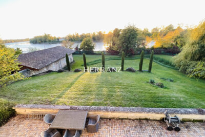 Propriété de Caractère en Pierre à Libourne, proche Saint-Ém – 8 pièces – 3 chambres – 192 m²