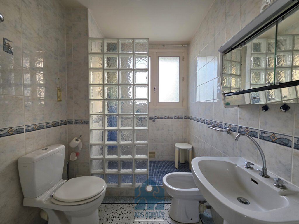 Maison 6 pièces avec terrasse, garage et atelier – 6 pièces – 4 chambres – 111 m²
