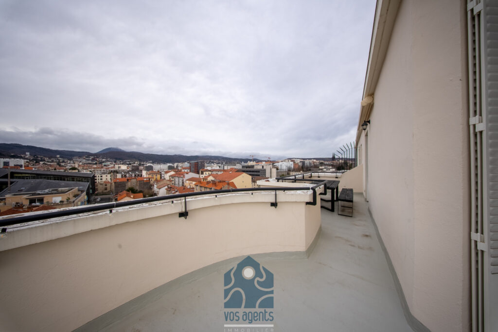 Appartement 5 pièces 3 chambres avec terrasse, balcon, cave  – 5 pièces – 3 chambres – 107 m²