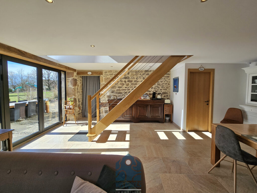 Propriété 10 pièces avec terrain, piscine et annexes – 10 pièces – 8 chambres – 316 m²