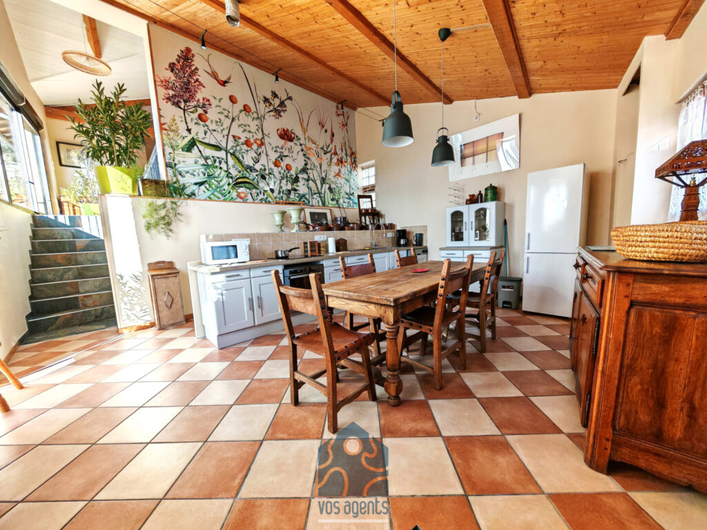 Maison 120m2 sur 700m2 de terrain – 5 pièces – 3 chambres – 120 m²