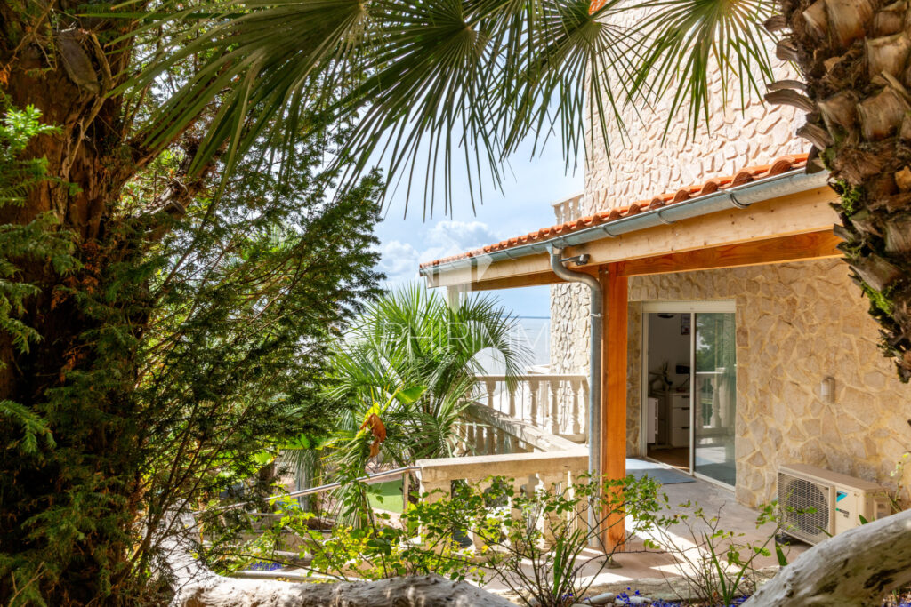 Villa d&rsquo;exception, terrasse vue océan, dépendance, chemin à  – 5 pièces – 3 chambres – 133.21 m²
