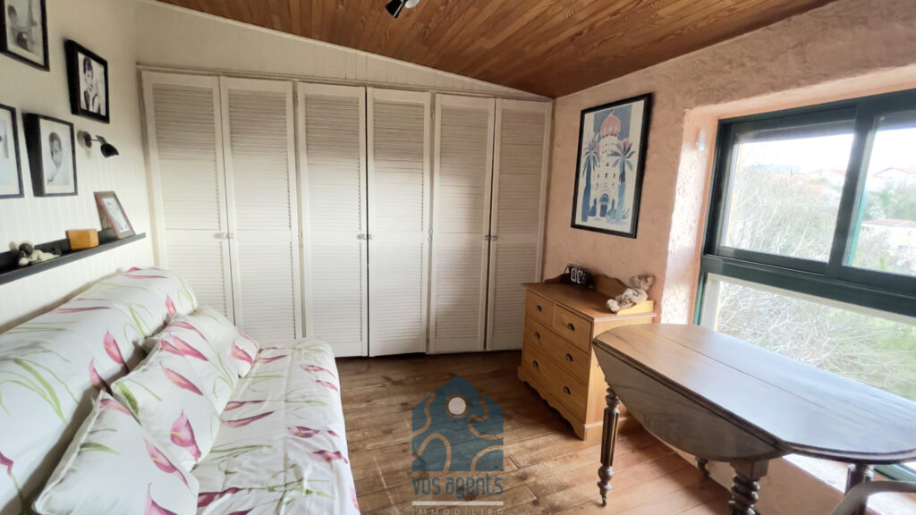 Maison 8 pièces avec piscine et jardin – 8 pièces – 4 chambres – 211 m²