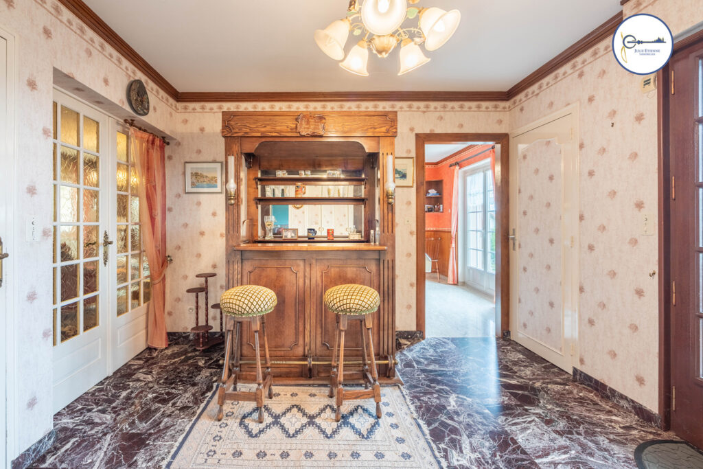 Maison HADOL 8 pièces 162m2  – 8 pièces – 5 chambres – 163 m²