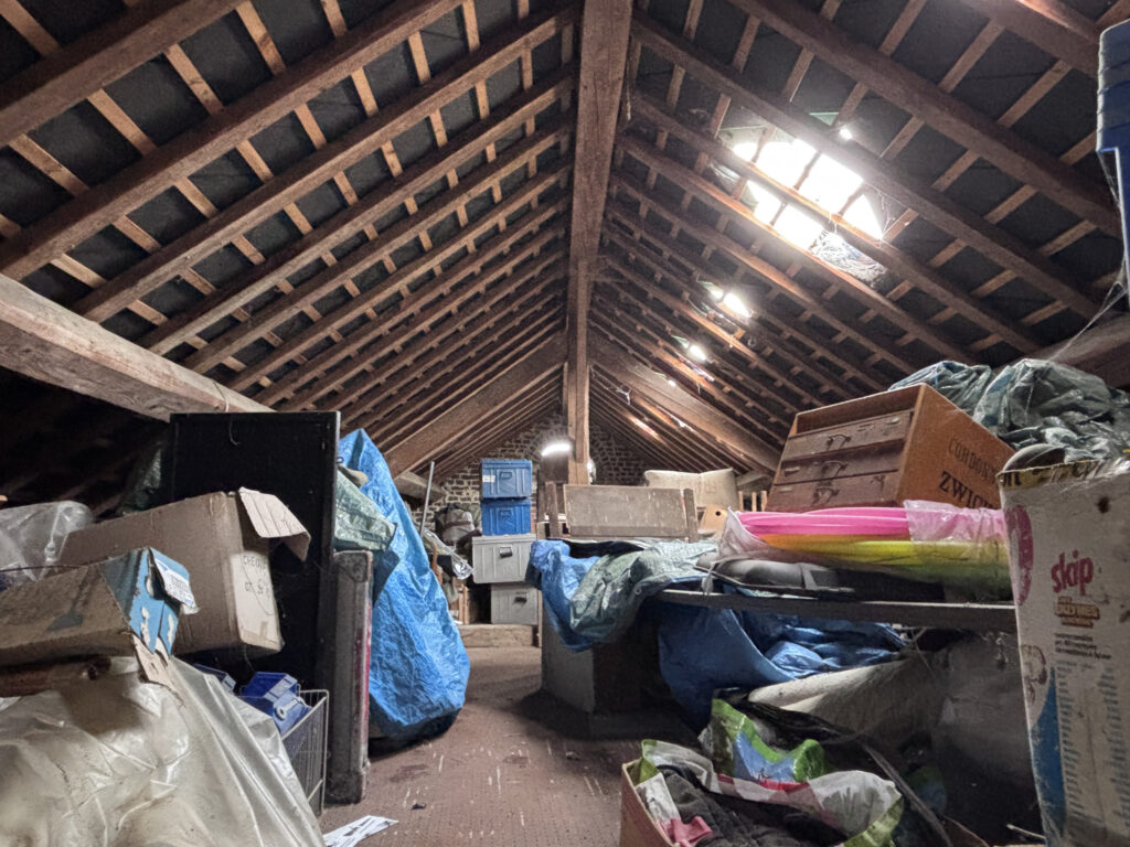 À découvrir aux portes de Vimoutiers   Propriété de caractèr – 6 pièces – 3 chambres – 103 m²