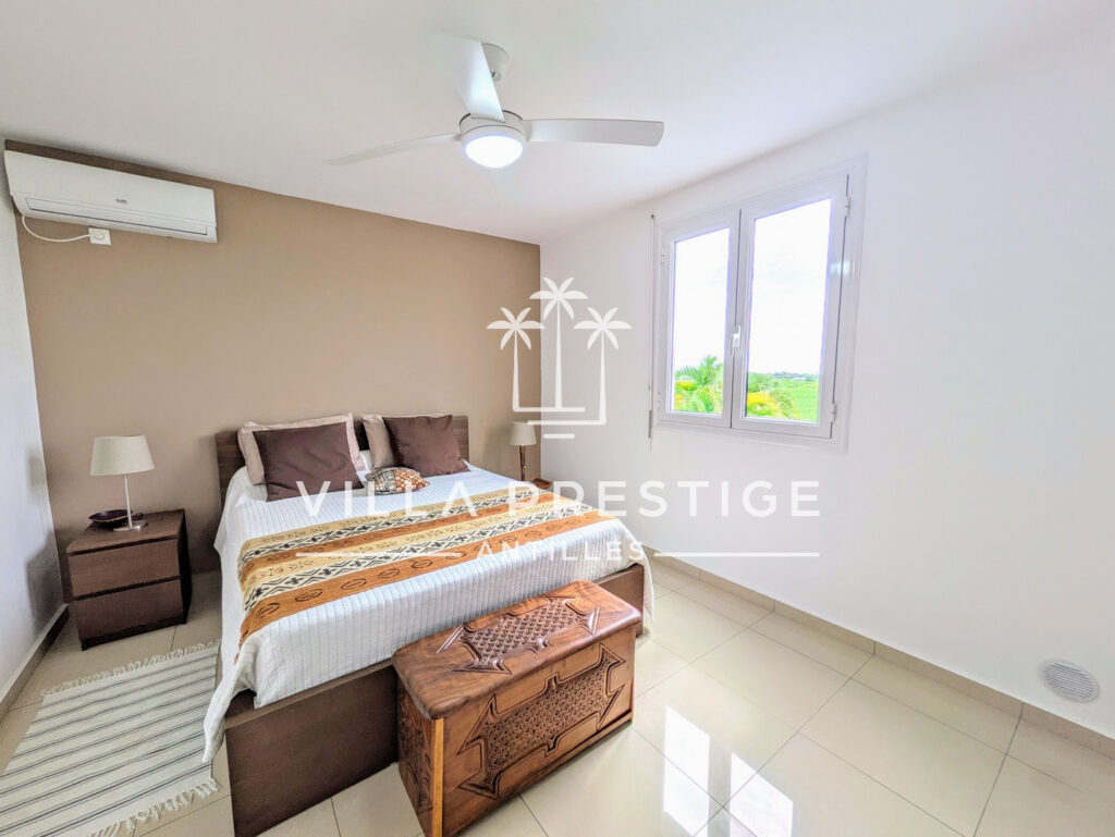 PROPRIÉTÉ D&rsquo;EXCEPTION VILLA T6 ET 2 LOGEMENTS T2 – VUE DÉGAG – 10 pièces – 7 chambres – 257.37 m²