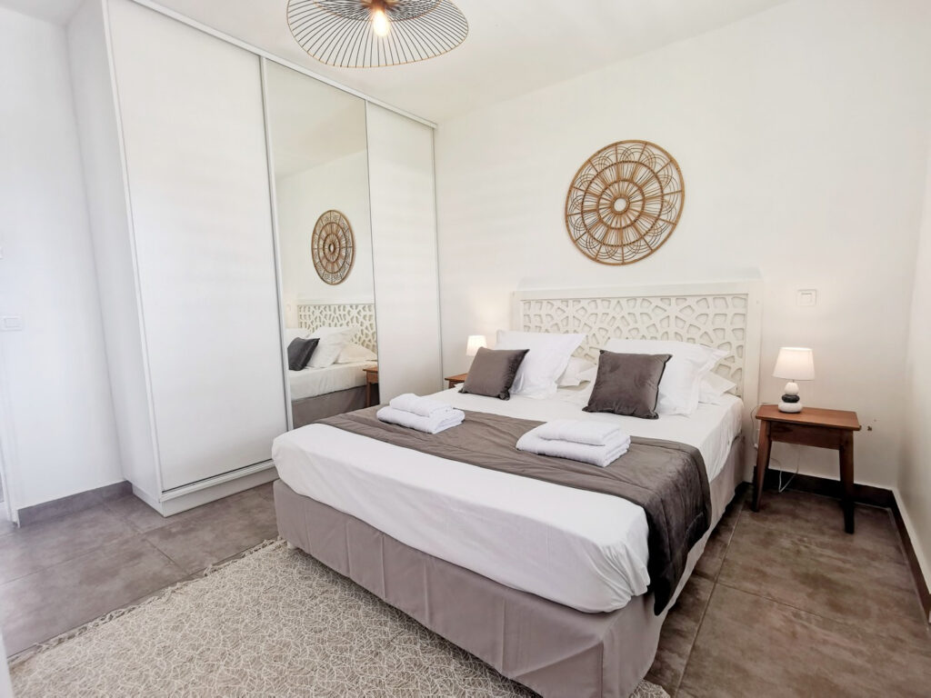 Superbe DUPLEX – Vue Mer panoramique et accès plage de sable – 3 pièces – 2 chambres – 64.4 m²