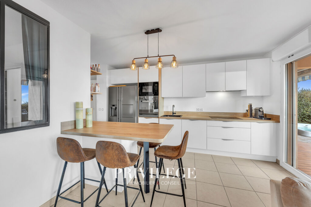 Saint-Laurent-du-Var   Les Plateaux Fleuris : Appartement 4  – 4 pièces – 3 chambres – 84 m²