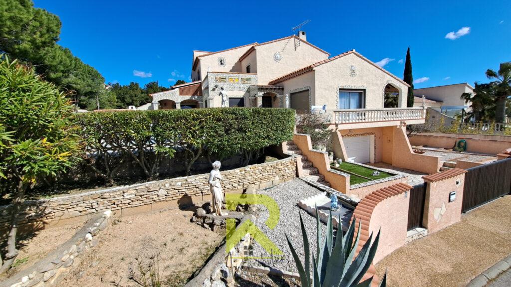 Villa 248 m2   5 chambres   Vue étang de Bages   Piscine   G – 8 pièces – 5 chambres – 250 m²