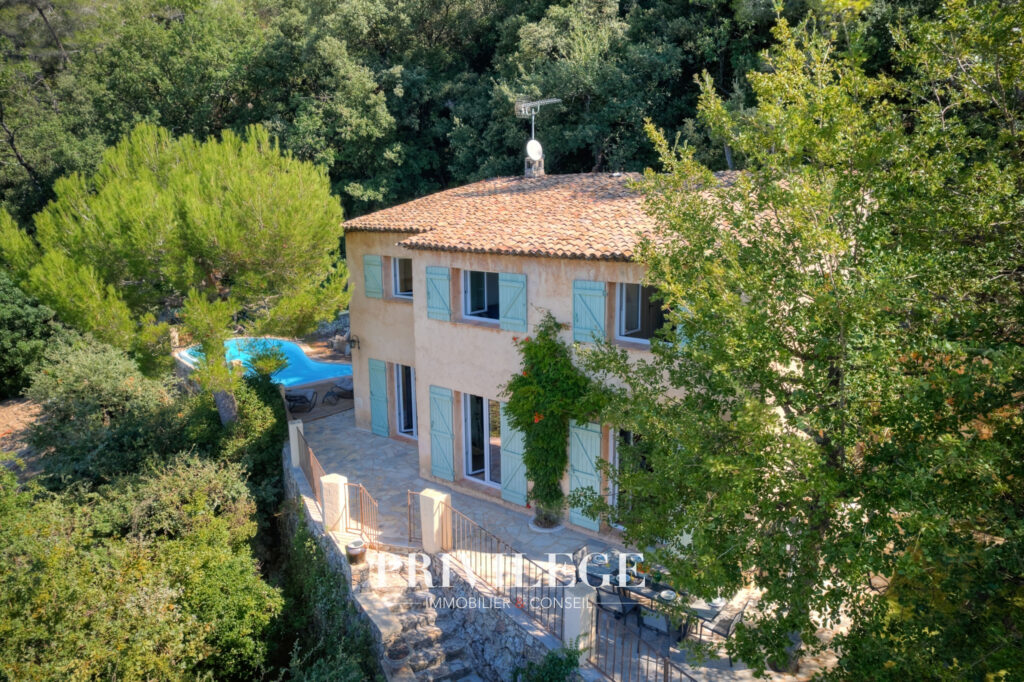 Vue Mer et Village de Cabris   Maison 5 Pièces 160 m2 – 5 pièces – 4 chambres – 144.39 m²