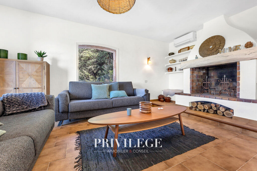 Vue Mer et Village de Cabris   Maison 5 Pièces 160 m2 – 5 pièces – 4 chambres – 144.39 m²