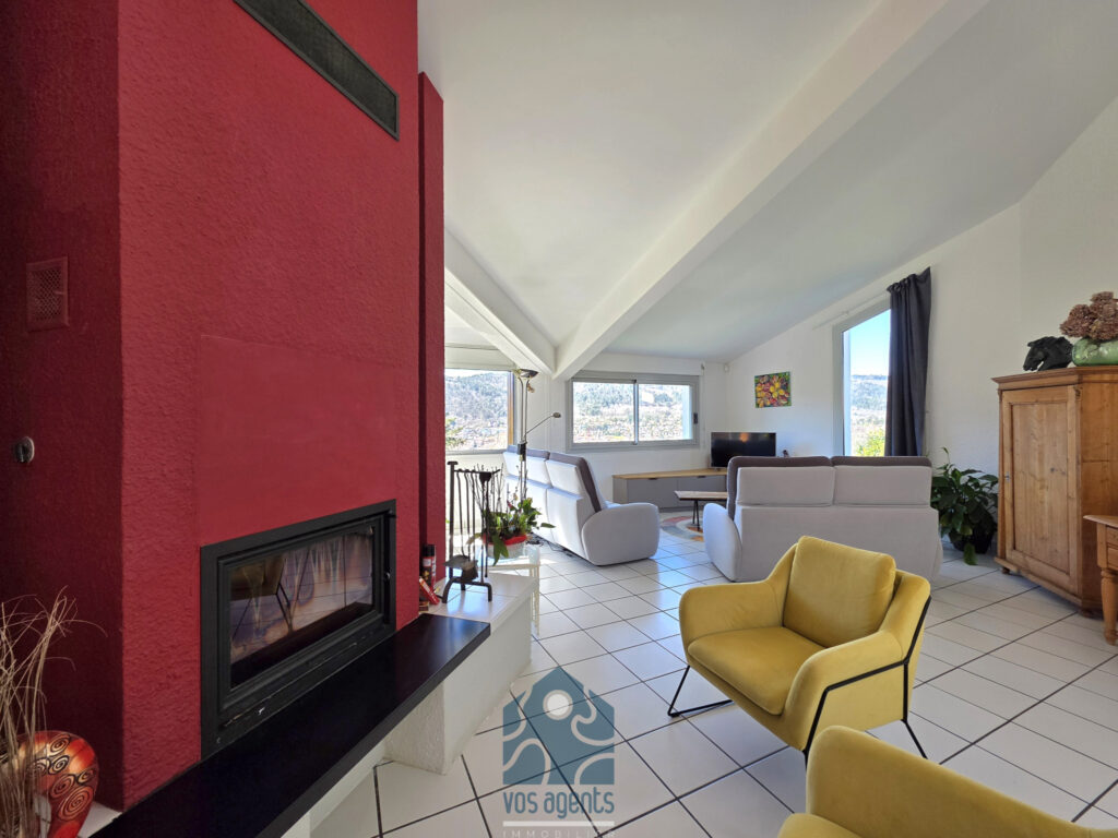 Maison d&rsquo;architecte 7 pièces avec garage, terrasse et terrai – 7 pièces – 5 chambres – 175 m²