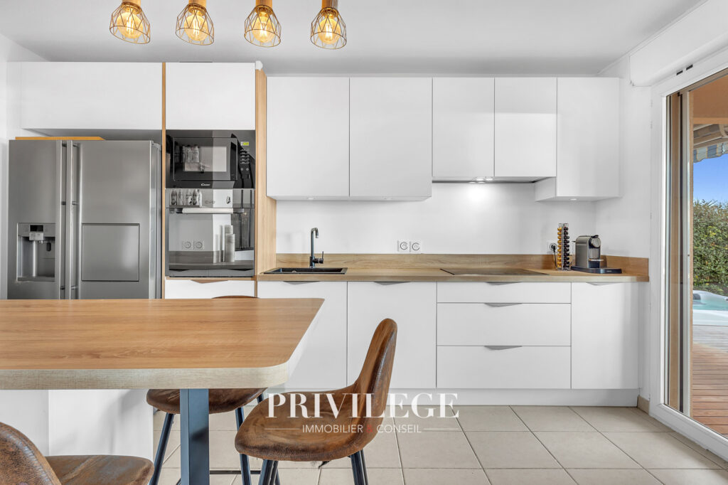 Saint-Laurent-du-Var   Les Plateaux Fleuris : Appartement 4  – 4 pièces – 3 chambres – 84 m²