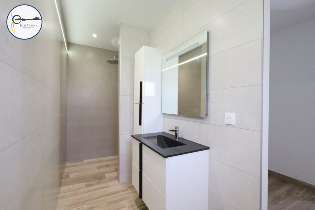 Maison de plain-pied UXEGNEY  5 pièces 118m2 – 5 pièces – 3 chambres – 118 m²