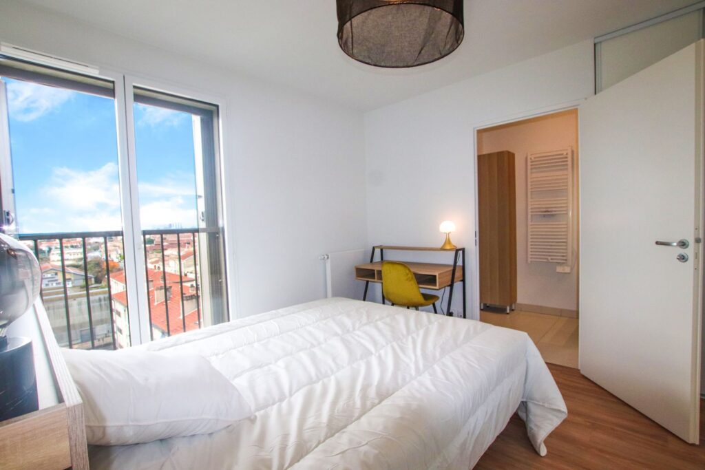 APPARTEMENT T2 MEUBLÉ AVEC GRAND BALCON ! – 2 pièces – 1 chambre – 42.13 m²