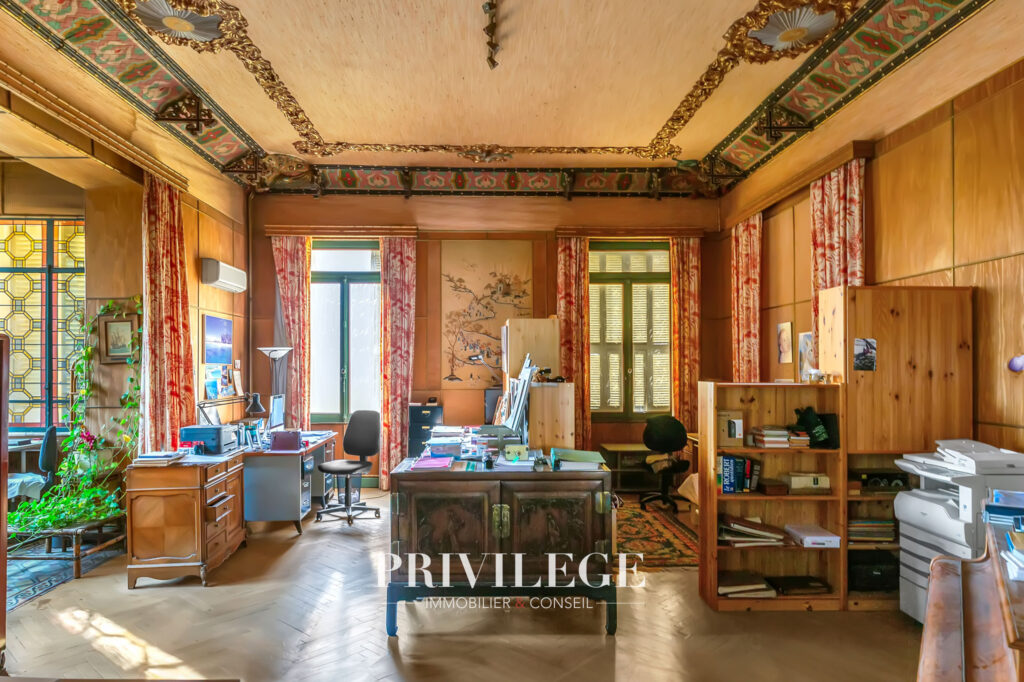 Villa historique d&rsquo;exception   Nice (1901)   824 m2 habitabl – 11 pièces – 7 chambres – 824 m²