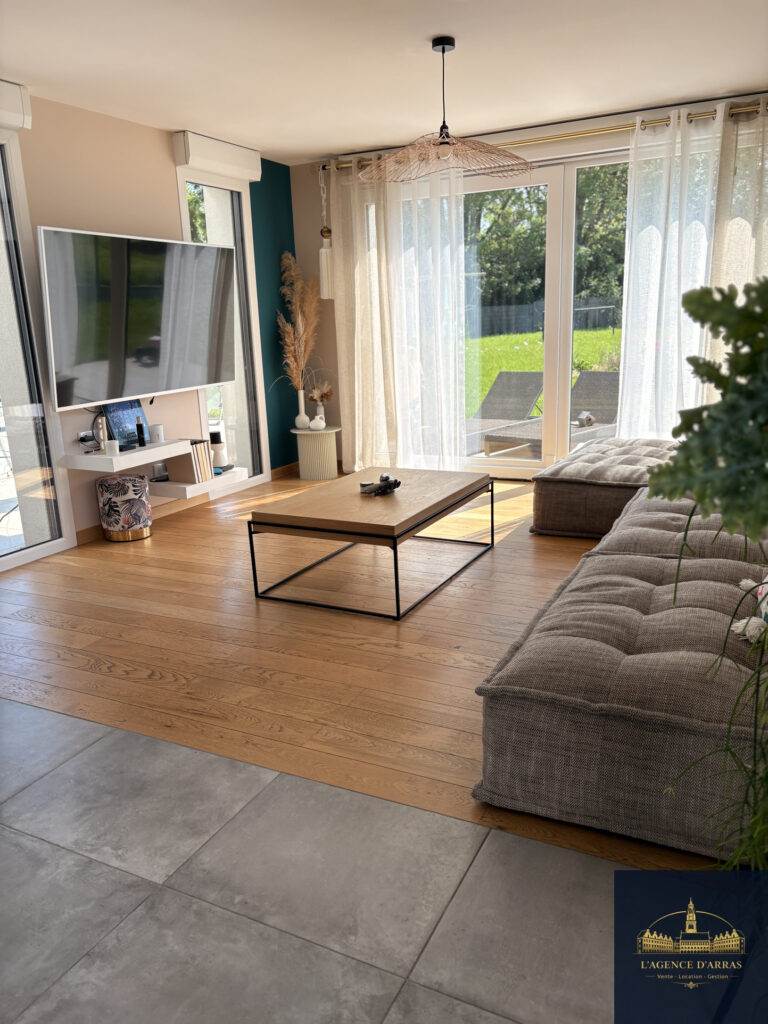 MAISON NEUVE IDEALEMENT SITUÉE CUA – 7 pièces – 5 chambres – 181 m²