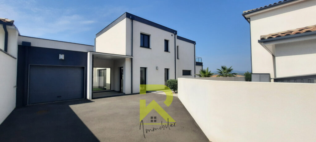 GRANDE VILLA, GARAGE, PISCINE – 5 pièces – 4 chambres – 132 m²