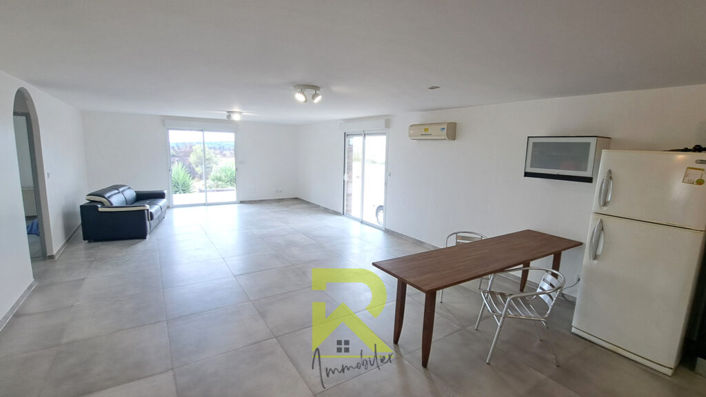 Villa plain-pied 134 m2  Vue sur l&rsquo;étang   Terrain 1470 m2 – 4 pièces – 3 chambres – 134 m²