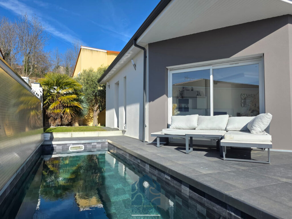 Villa 5 pièces avec terrasse, vue panoramique, jardin, pisci – 5 pièces – 3 chambres – 222 m²