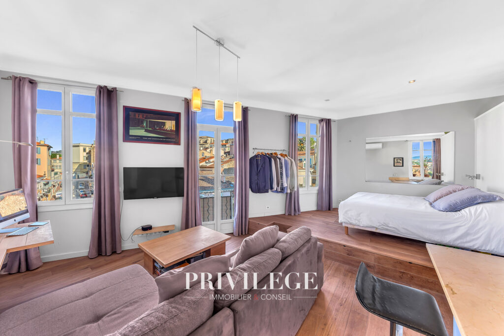 Cannes   Dernier étage   2 pièces rénové avec balcon vue dég – 1 pièce – 1 chambre – 34 m²