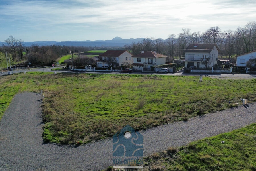 Terrain à vendre à Pessat-villeneuve