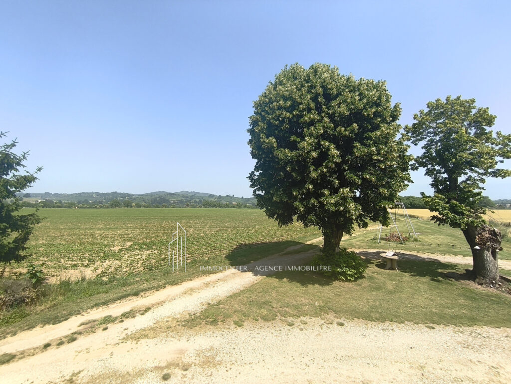 Saint Bonnet de Chavagne- Corps de Ferme 163 m2 – Terrain 49 – 6 pièces – 5 chambres – 163 m²