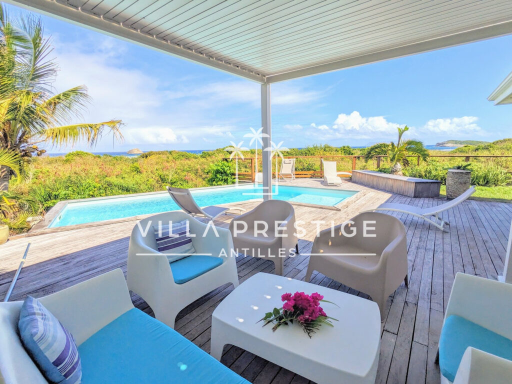 VILLA PREMIERE LIGNE 3 CHAMBRES AVEC PISCINE, ACCES PLAGE ET – 4 pièces – 3 chambres – 93 m²
