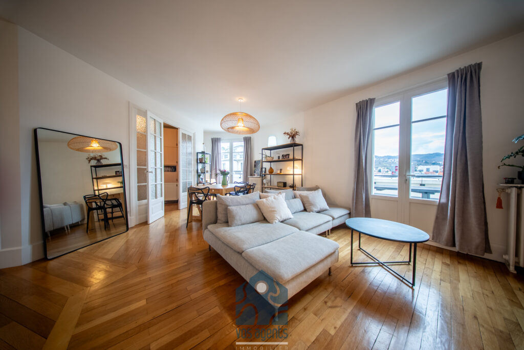 Appartement 5 pièces 3 chambres avec terrasse, balcon, cave  – 5 pièces – 3 chambres – 107 m²