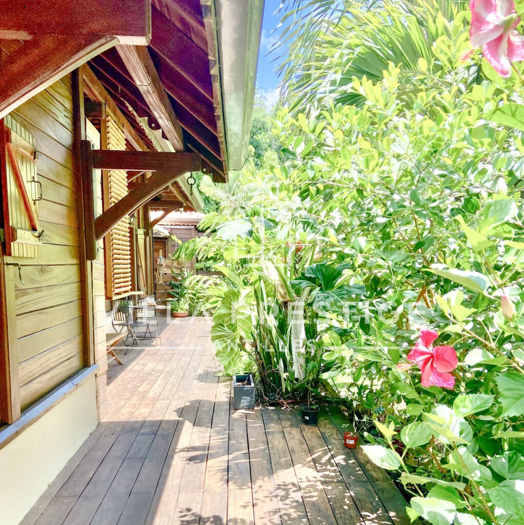 Propriété de charme avec vue mer, côte sous-le-vent, – 6 pièces – 4 chambres – 185 m²