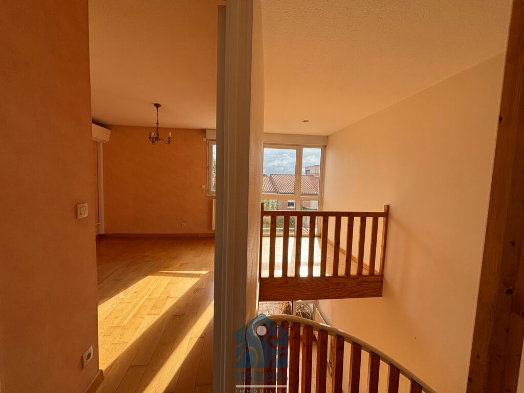 Appartement en duplex 6 pièces avec 3 terrasses, garage et c – 6 pièces – 5 chambres – 147.57 m²