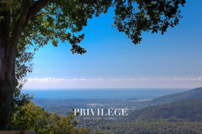Vue Mer et Village de Cabris   Maison 5 Pièces 160 m2 – 5 pièces – 4 chambres – 144.39 m²