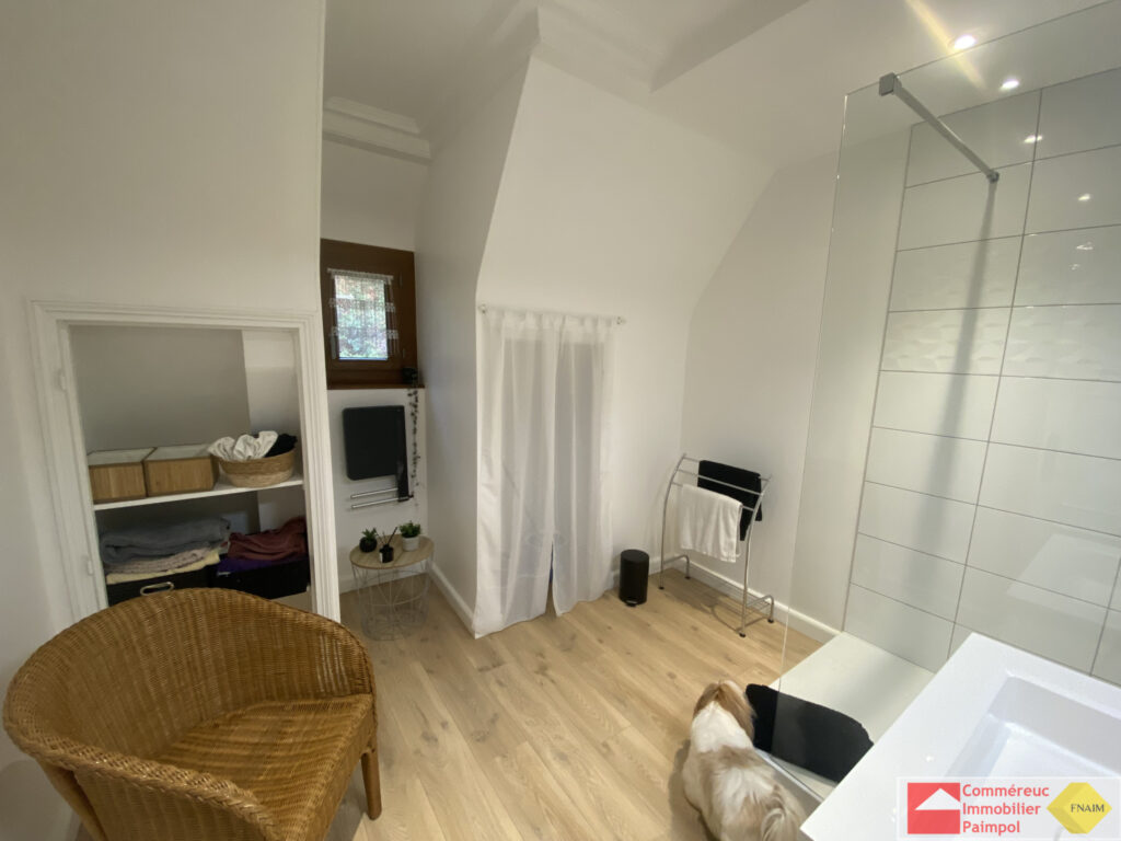 Vue sur mer, belle néo-bretonne rénovée, 200m2, 8 pièces, te – 8 pièces – 5 chambres – 223.85 m²
