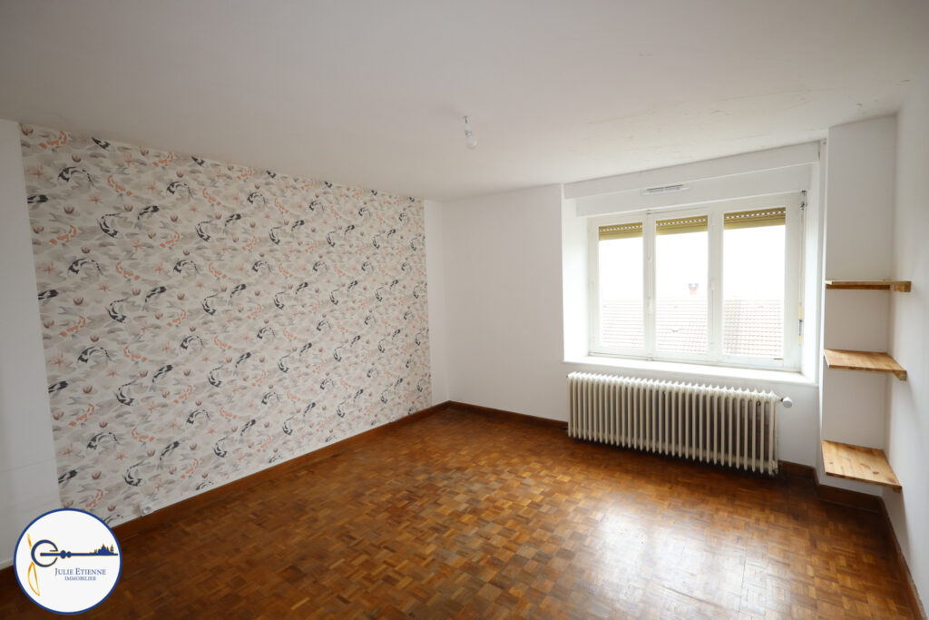 Maison Domèvre-sur-Durbion 7 pièces  137m2  – 7 pièces – 4 chambres – 137 m²