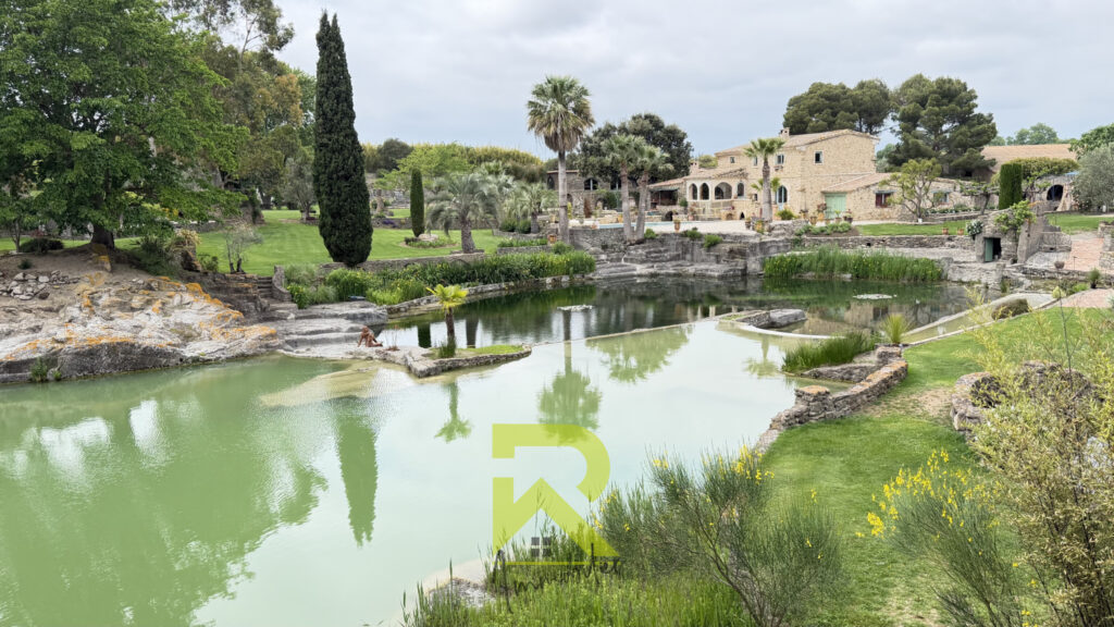 Propriété d&rsquo;exception   Jardin remarquable sur 12 hectares   – 6 pièces – 7 chambres – 206 m²