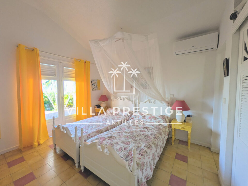 VILLA 3 SUITES PISCINE ACCES PLAGE VUE MER – 4 pièces – 3 chambres – 98.9 m²