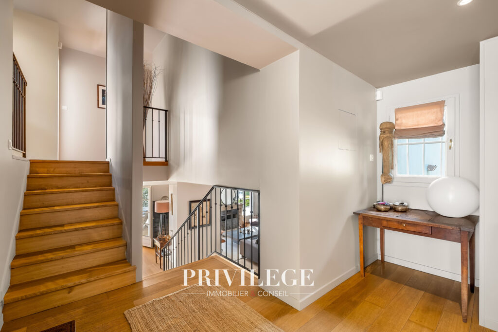 Saint Didier au Mont d&rsquo;Or – Saint – Fortunat -Maison Familia – 7 pièces – 5 chambres – 208 m²