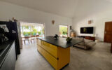 Villa avec vue mer et gîtes à Saint-François – 9 pièces – 6 chambres – 200 m²