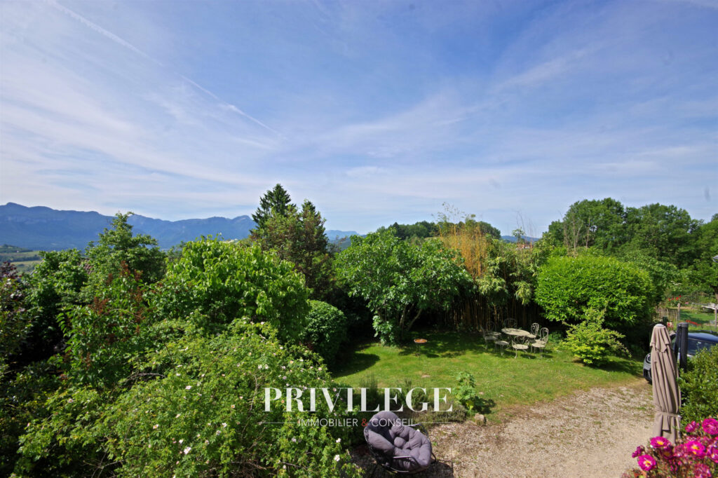 Maison familiale 160m2 vue dégagée – 7 pièces – 6 chambres – 161 m²