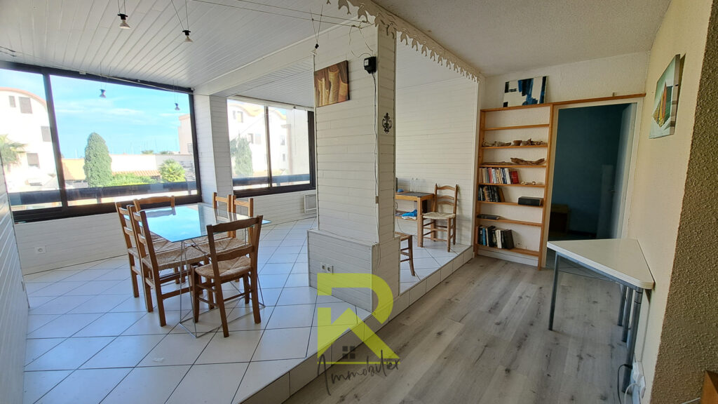 GRUISSAN   DUPLEX 3 CHAMBRES AVEC LOGGIA, PISCINE ET PARKING – 4 pièces – 3 chambres – 73 m²